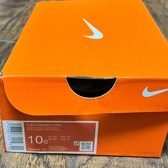 Nike Toddler Boys’ Preschool Flex Runner 3 Slip In Shoes in White & Lemon Sz-10c - Picture 6 of 6